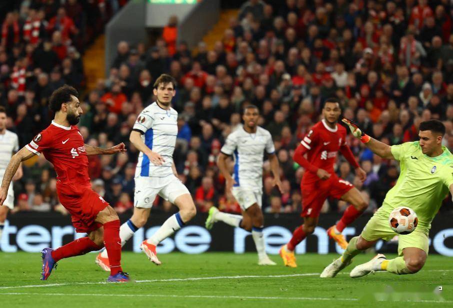 世界杯下注-英超：安菲尔德之战，争四红军主场迎战保级铁锤帮，伤病名单与历史交锋数据成焦点